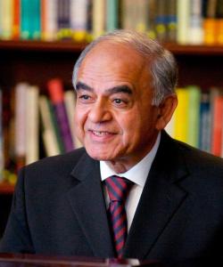 Gurcharan Das Photo